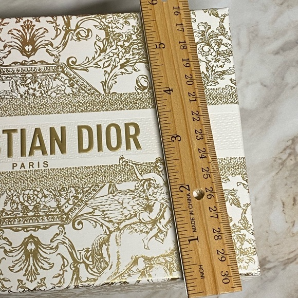 Christian Dior gold and white long wallet empty limited edition holiday box - Picture 6 of 6